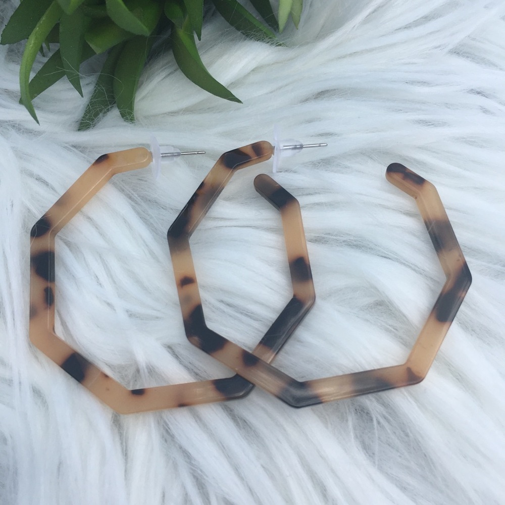 2/$20🛍Tortoise Shell Statement Earrings Black Tan